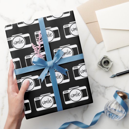 Kamera mit Lächeltext Geschenkpapier (Schenken)