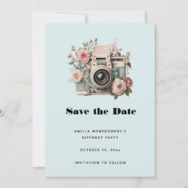 Kamera mit Retro-Pastell-Blumenbild Save The Date