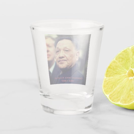 Kamerad Deng Xiaoping - chinesischer Führer Schnapsglas (Rückseite)