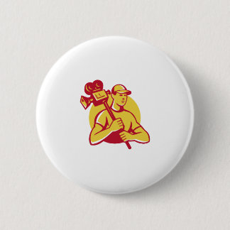 Kameramannfilmdirektor, der Vintage Kamera trägt Button