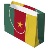 Kamerunaflagge Große Geschenktüte (Rückseite Schrägansicht)