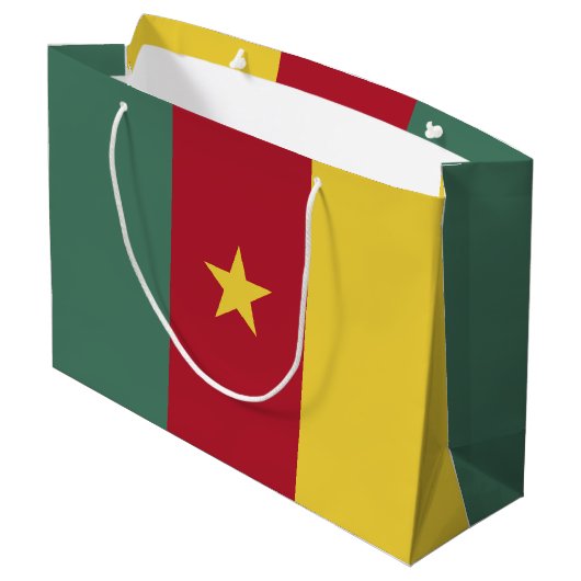 Kamerunaflagge Große Geschenktüte (Rückseite Schrägansicht)