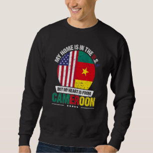 Kamerunisches amerikanisches Patriot Herz ist aus  Sweatshirt