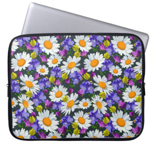 Kamille, wilde Blume: nahtlose Muster. Laptopschutzhülle