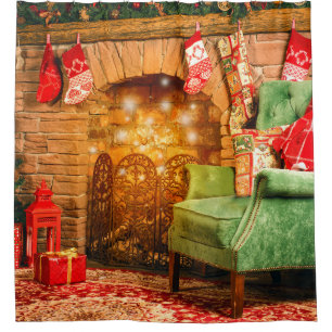 Kamin im Weihnachtsraum, Weihnachtsbaum, Duschvorhang