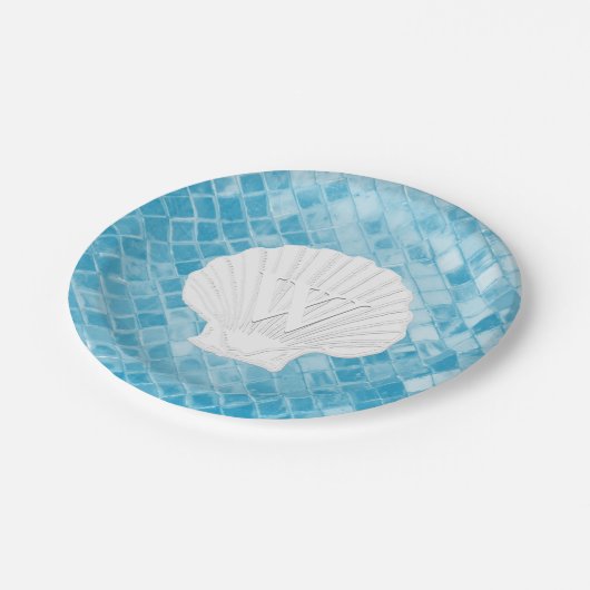 Kamm-Muschel-Muschel-Monogramm-blaues Seeglas Pappteller (Schrägansicht)