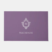 Kamm Staubig Lila Elegantes Monogramm Anfangsbuchs Fußmatte (Vorderseite)