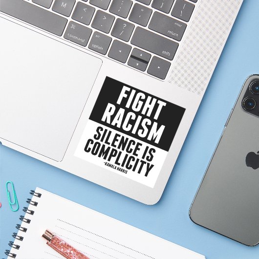 Kampf Rassismus Schweigen ist Komplizenschaft Clas Aufkleber (Laptop mit iPhone)