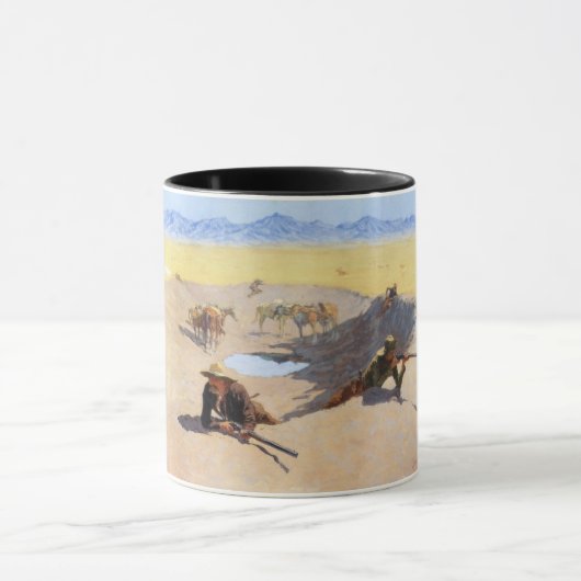 Kampf um das Wasserloch (von Frederic Remington) Tasse (Zentrum)