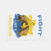 Kampf wie ukrainischer Bär Ukraine Berg Essenti Fleecedecke (Vorderseite (Horizontal))