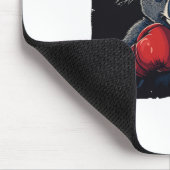 Kämpfe mit Koala-Bären in Handkostüm Mousepad (Ecke)