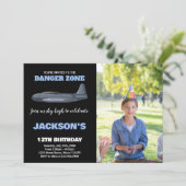 Kämpfer Jet Birthday Einladungen Blau mit Foto (Stehend Vorderseite)