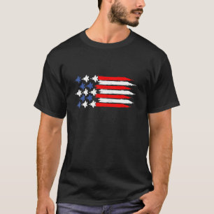 Kämpfer mit US-amerikanischer Flagge 4. Juli e T-Shirt