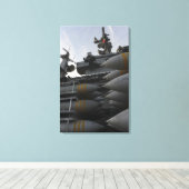 Kampfmittel bereit zum Laden Leinwanddruck (Insitu (Holzboden))