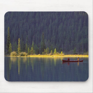 Kanada, Alberta, Baniff National Park. Zwei Jungen Mousepad