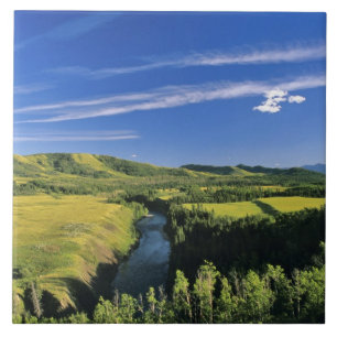 Kanada, Alberta, Der Highwood River entlang der Fliese