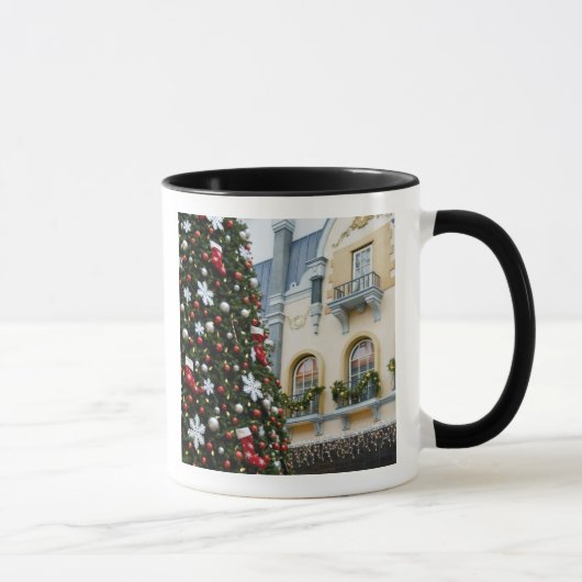 Kanada, Alberta, Edmonton. Westedmonton-Mall Tasse (Rechts)