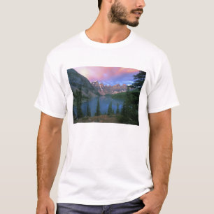 Kanada, Alberta, Lake Moraine bei Morgengrauen, Ba T-Shirt