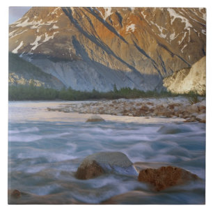 Kanada, British Columbia, Alsek-Flusstal. Fliese
