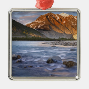 Kanada, British Columbia, Alsek River Valley.2 Ornament Aus Metall