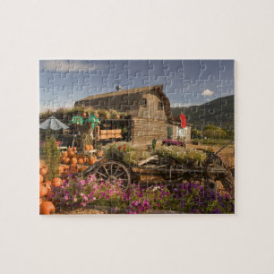 KANADA, British Columbia, Enderby. Blockhütte Puzzle