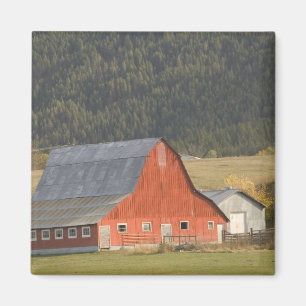 KANADA, British Columbia, Enderby. Rote Scheune / Magnet