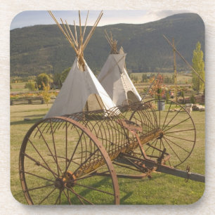 KANADA, British Columbia, Enderby. Tipis & Getränkeuntersetzer