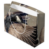 Kanada-Gans Große Geschenktüte (Rückseite Schrägansicht)