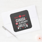 Kanada ist bereits groß Anti-MAGA Anti-Trump Quadratischer Aufkleber (Umschlag)