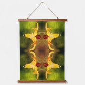 Kanada Lily und Firefly Abstrakt beunruhigt Wandteppich Mit Holzrahmen (Vorderseite)