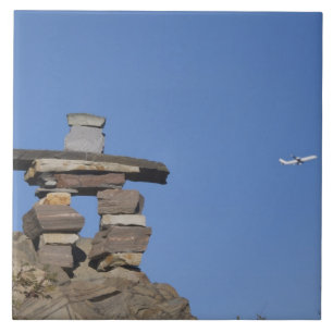 Kanada, Neufundland, St. John's. Inukshuk (um Fliese