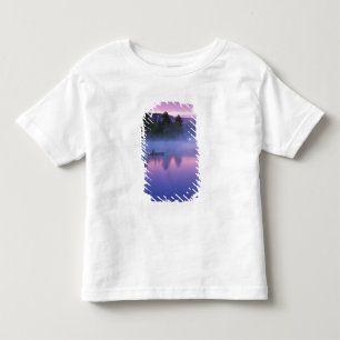 Kanada, Ontario, Algonguin Park, Kanute auf Kleinkind T-shirt