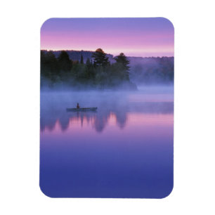 Kanada, Ontario, Algonguin Park, Kanute auf Magnet