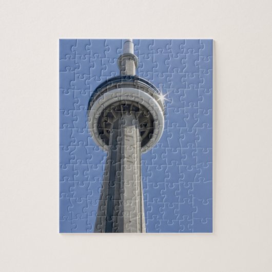 Kanada, Ontario, Toronto. Top of CN Tower mit Puzzle (Vertikal)