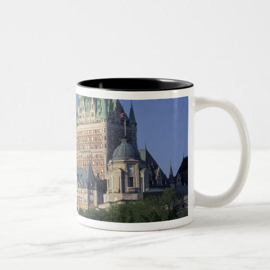 Kanada, Quebec City. Chateau Frontenac. Zweifarbige Tasse (Rechts)