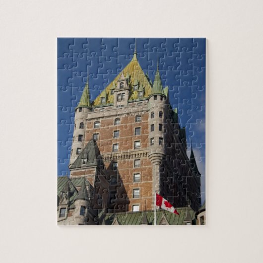 Kanada, Quebec, Quebec City. Fairmont Puzzle (Vertikal)
