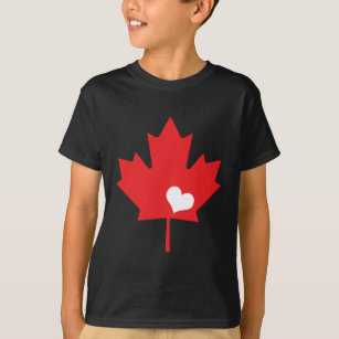 Kanada-Tageskanadisches Ahornblatt und -herz T-Shirt
