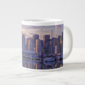 Kanada, Vancouver, British Columbia.Vancouver Jumbo-Tasse (Vorderseite Rechts)