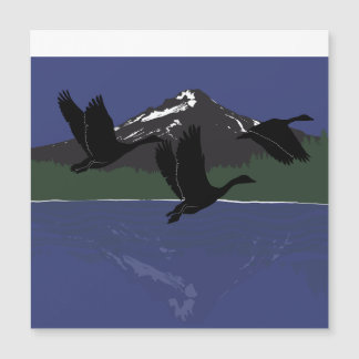 Kanadagänse fliegen über Mountain Lake Wilderness Magnetkarte