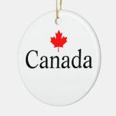 Kanadas Sondertext mit dem minimalistischen Rotapf Keramik Ornament (Links)