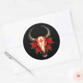 Kanadische Flagge Bull Skull mit Rote Rosen Runder Aufkleber (Umschlag)