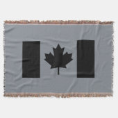 Kanadische Flagge in schwarzer Grafik Decke (Vorderseite)
