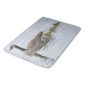 Kanadische Gänse und Goslings Badematte (Schrägansicht)