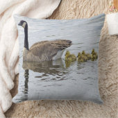 Kanadische Gänse und Goslings Kissen (Decke)
