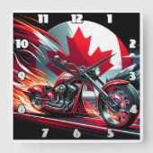 Kanadische Motorradfahrer mit feuertem Hintergrund Quadratische Wanduhr (Vorderseite)
