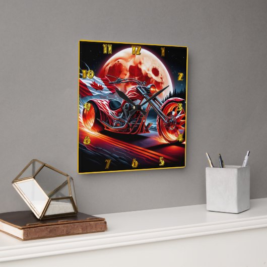 Kanadische Motorradfahrten unter einem glühenden M Quadratische Wanduhr (Büro)