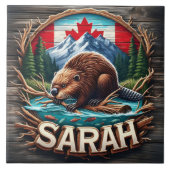 Kanadischer Biber mit Wasser mit Bergen und Bäumen Fliese (Vorderseite)