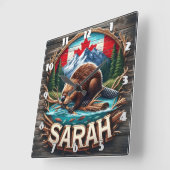 Kanadischer Biber mit Wasser mit Bergen und Bäumen Quadratische Wanduhr (Winkel)