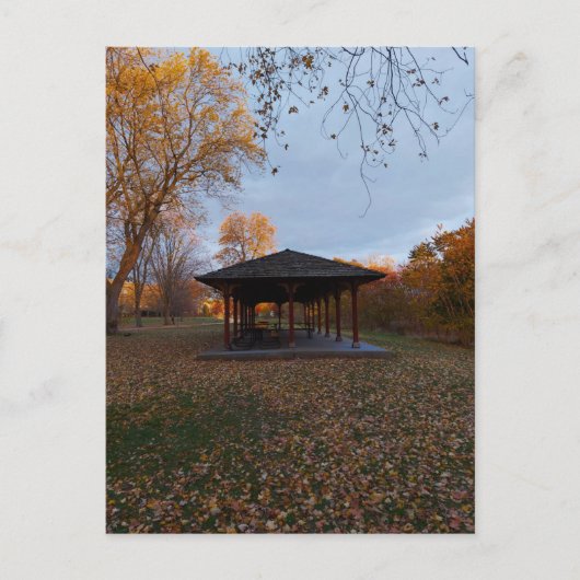 Kanadischer Herbst und eine Pagode Postkarte (Vorderseite)