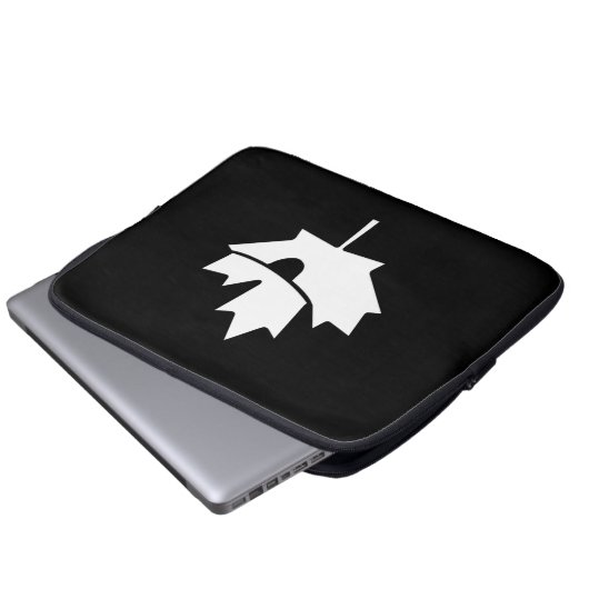 Kanadischer Piraten-Schwarzweiss-Ahornblatt Laptopschutzhülle (Vorne Knopf)
